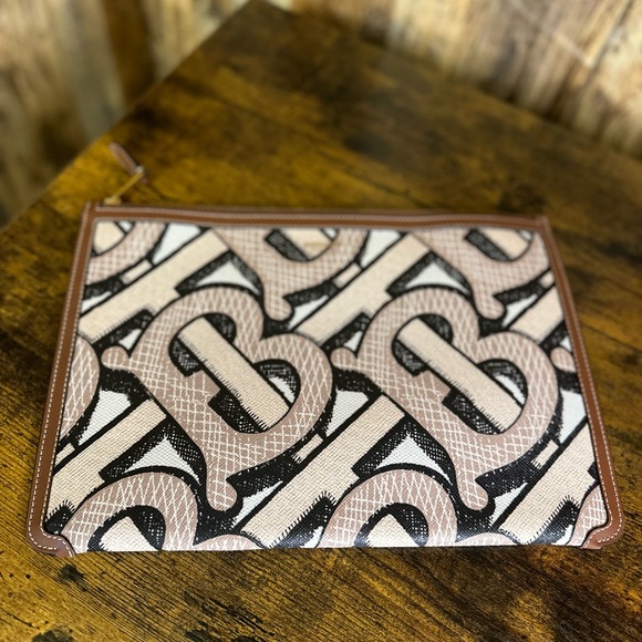 💼 Burberry E-Canvas Monogram Zip Pouch in Bridle Brown 💼 - Picture 2 of 8